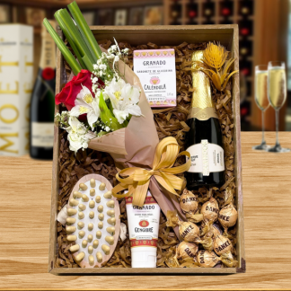 KIT ROMANCE - CHANDON BABY, FLORES & CHOCOLATE